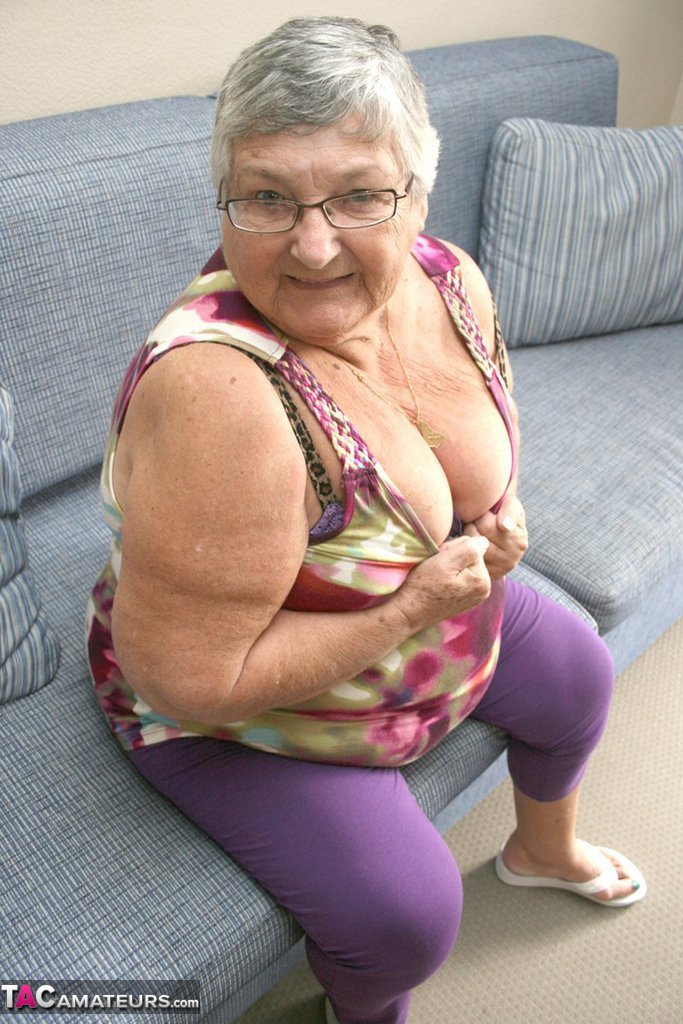 Красивые и голые старые женщины. Фотки пожилых дам от симпатичных до страшных