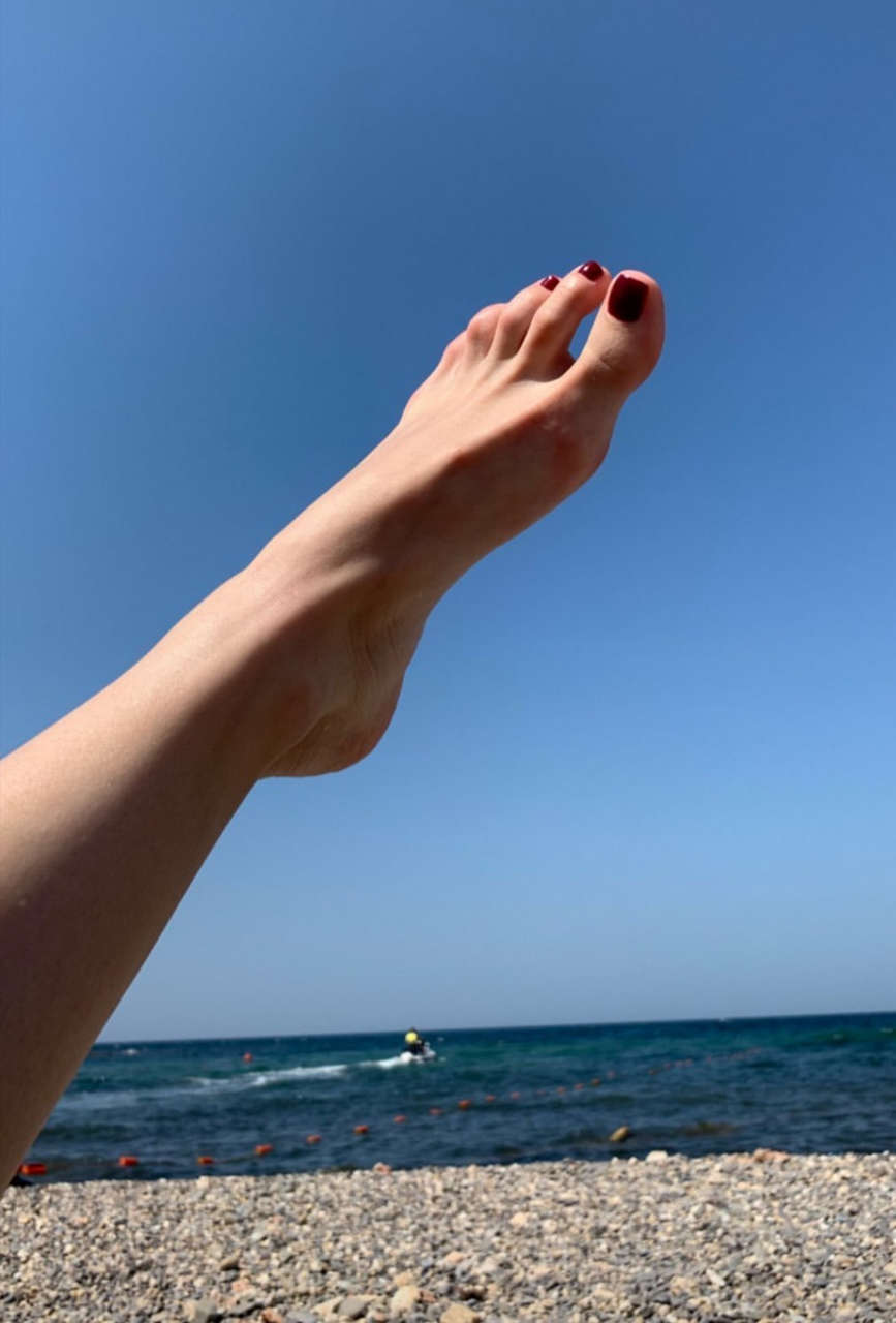 Olga feet