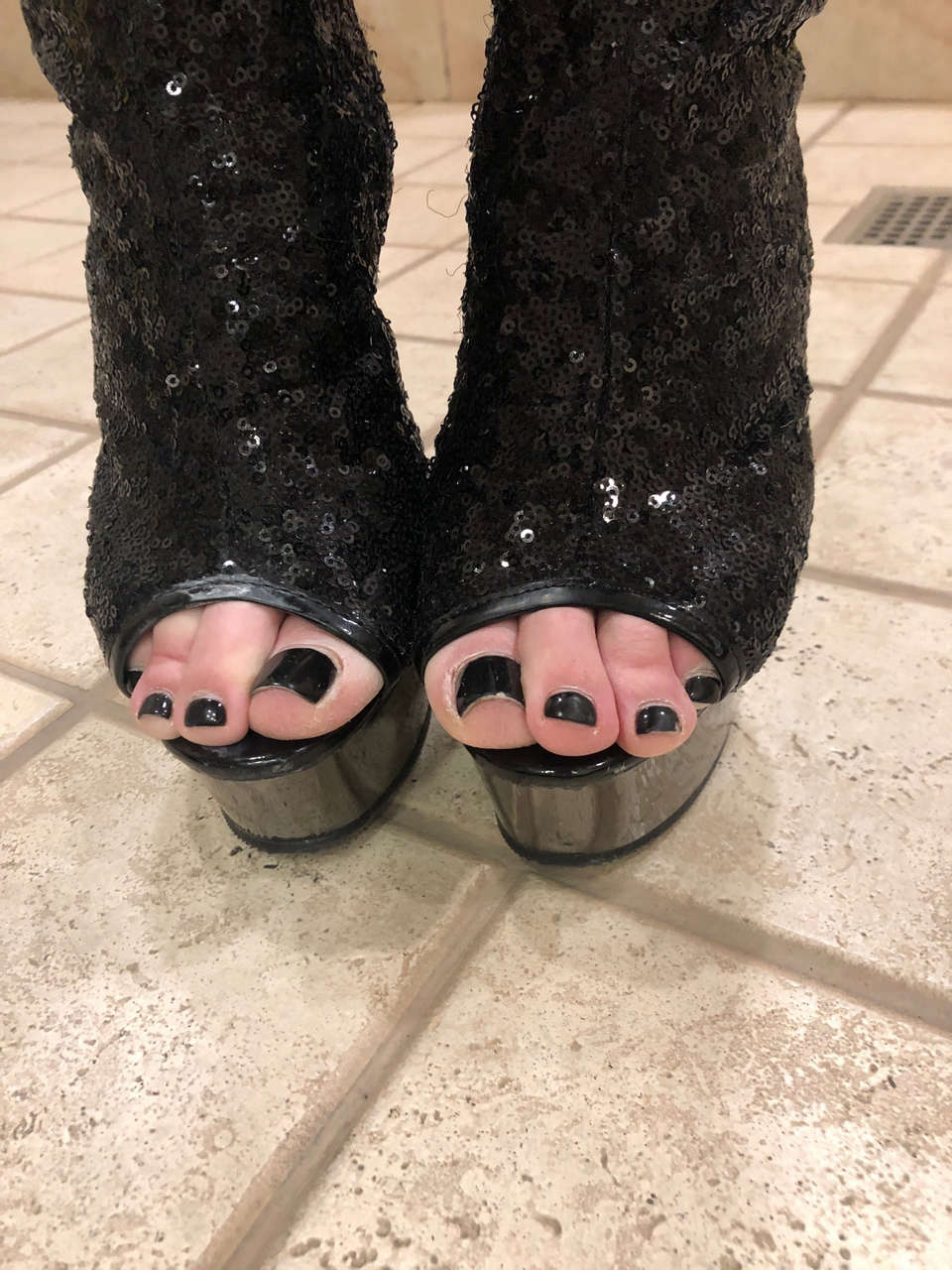 Agatha Delicious Feet