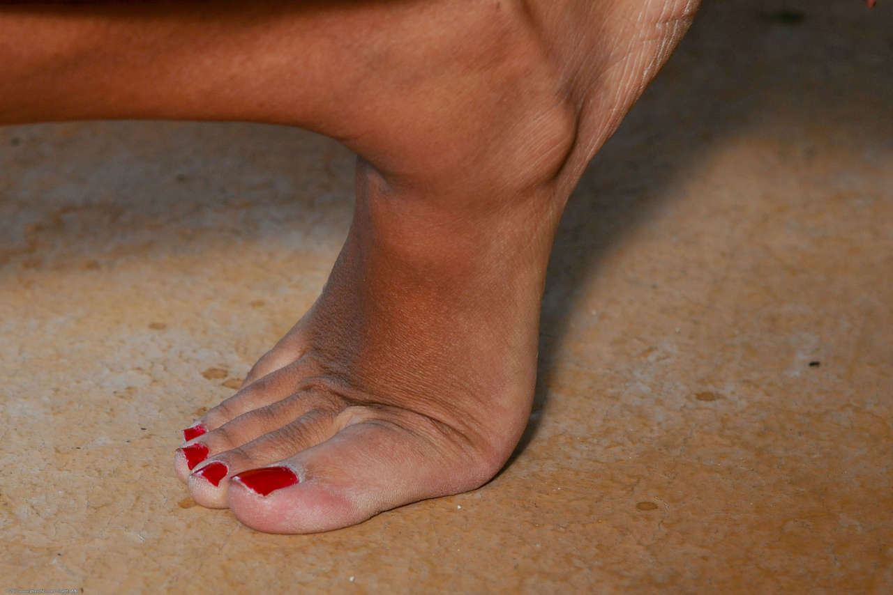 Amber foot