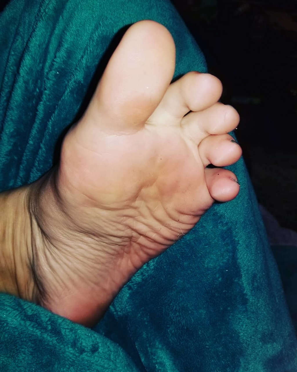 Annalise Feet