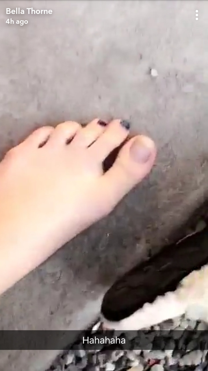 Bella Thorne Feet