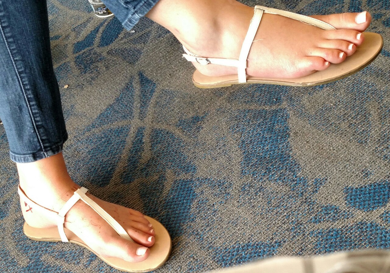 Bigbeernutz Young Lady At The Airport Feet