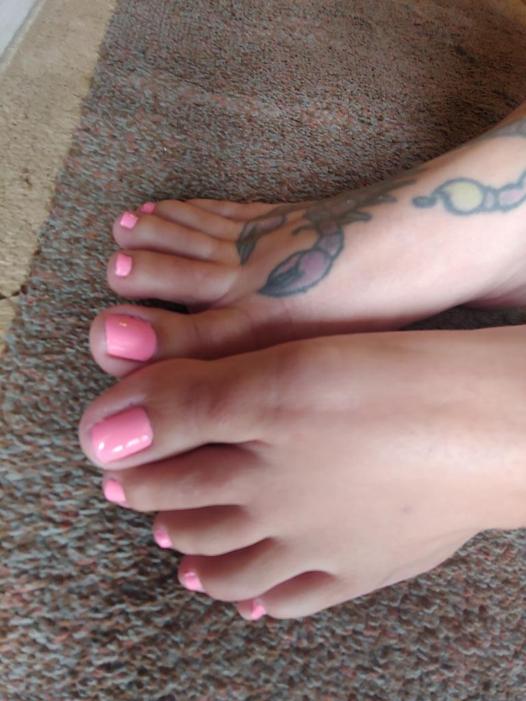 Brianna Beach Feet