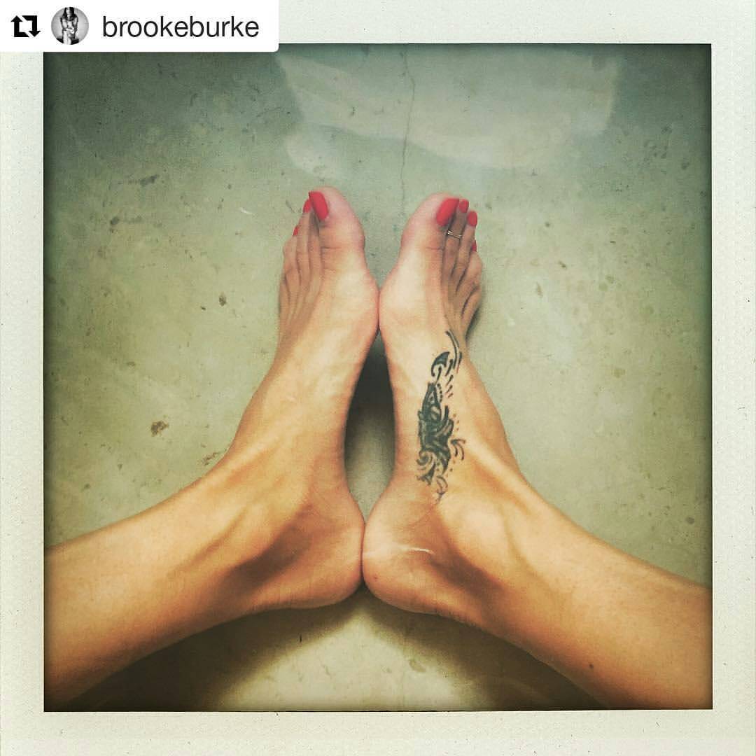 Brooke Burkes Beautiful Feet Toes Footfetish