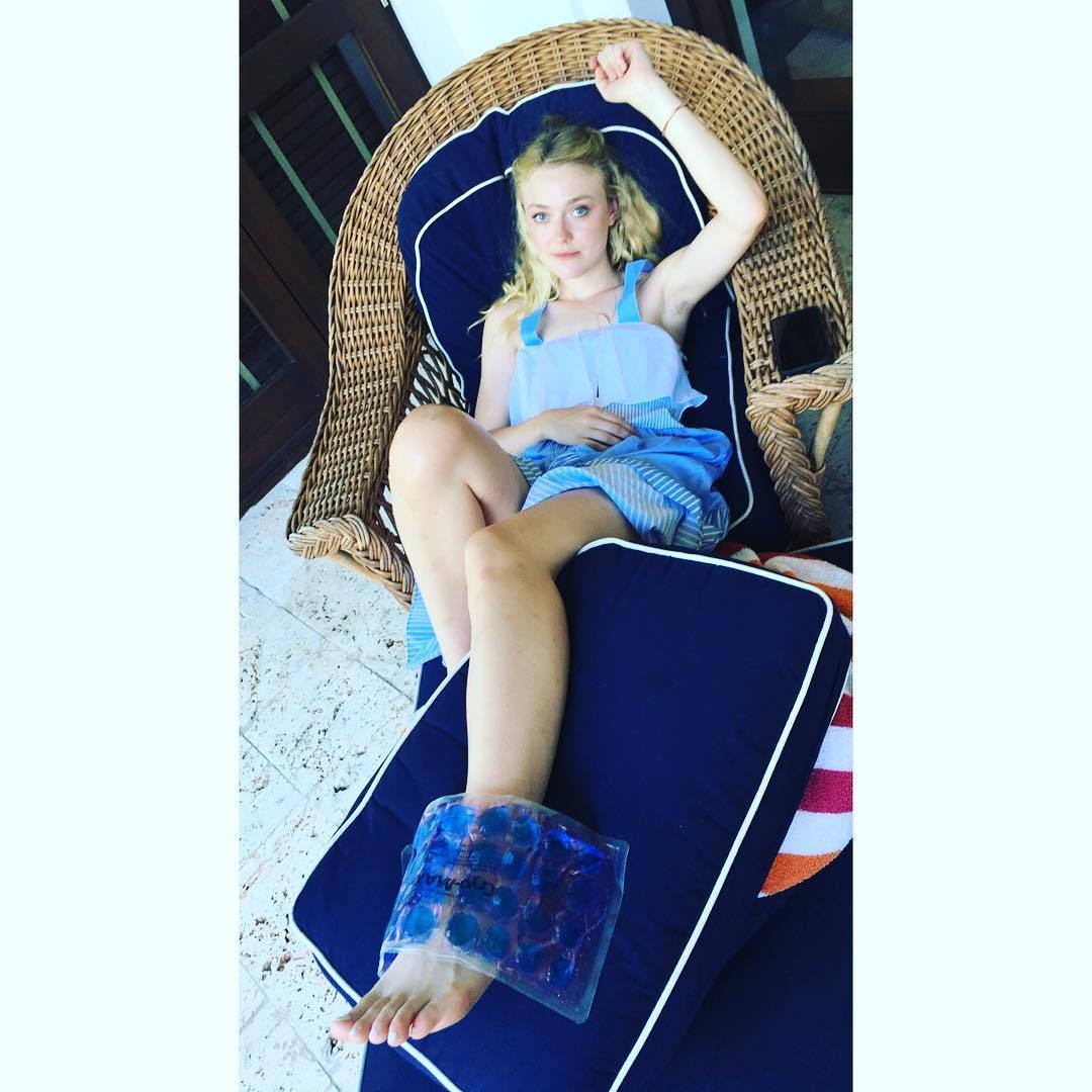 Dakota Fanning Feet
