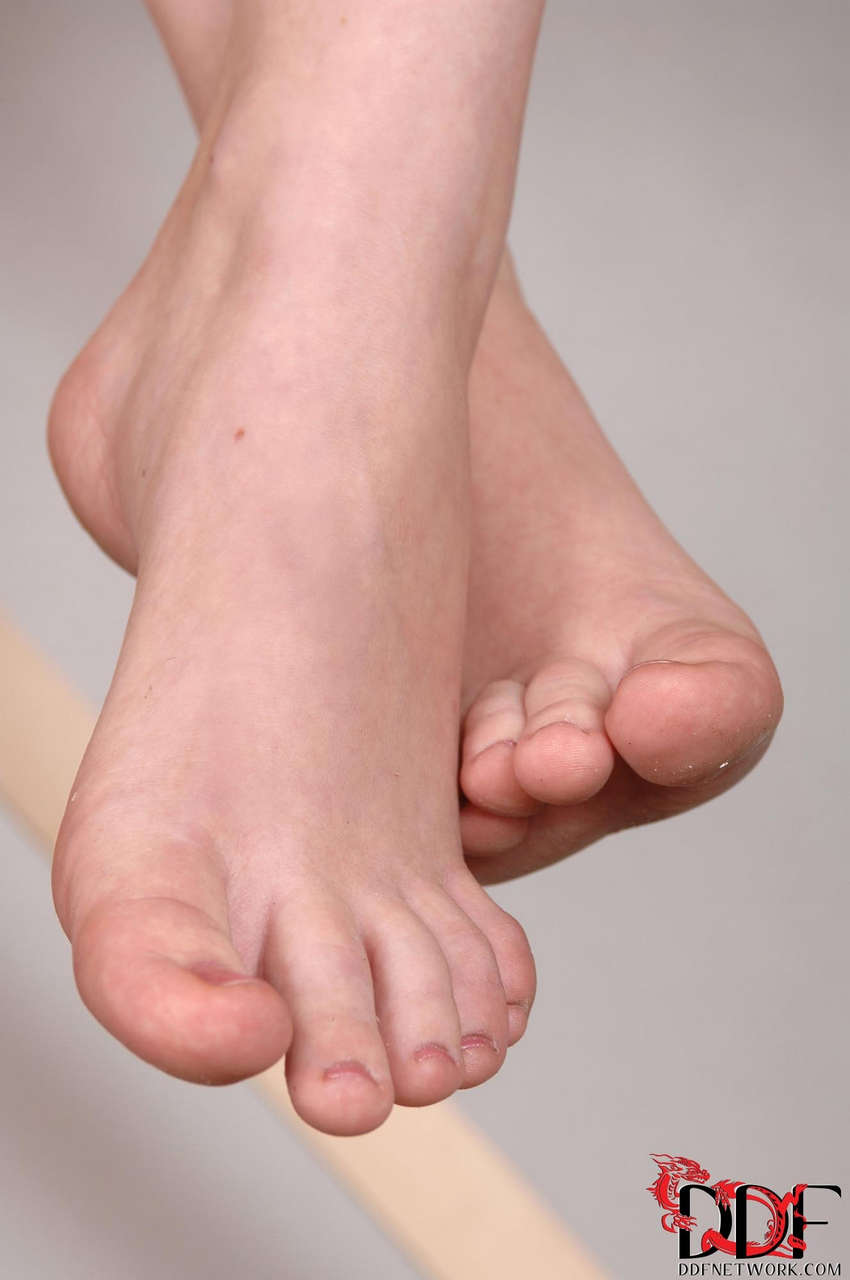 Hanna Benz Feet