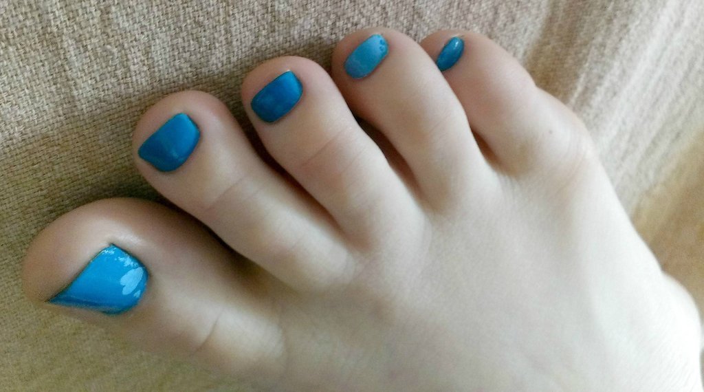 I Hope The Blue Nail Craze Is Still In Feet