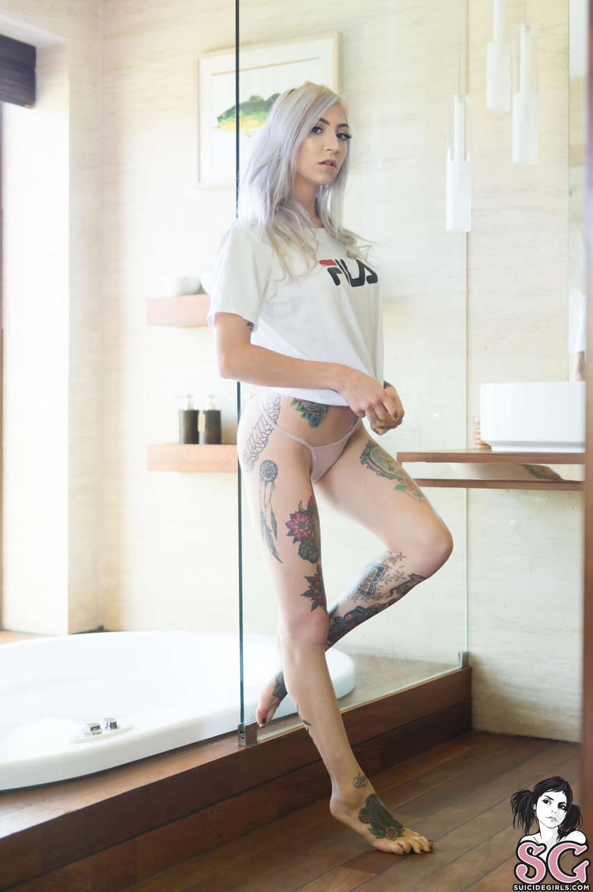 Ivory Suicide Feet