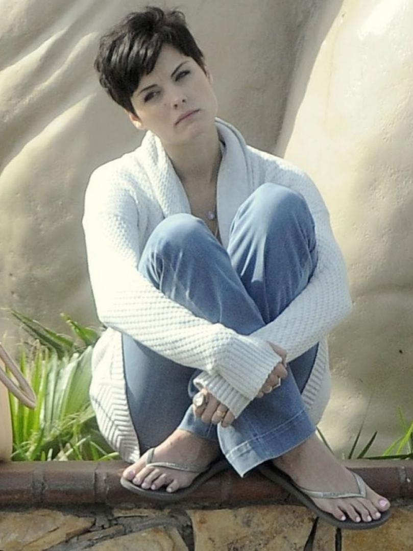 Jaimie Alexander And Her Cute Toes Fee