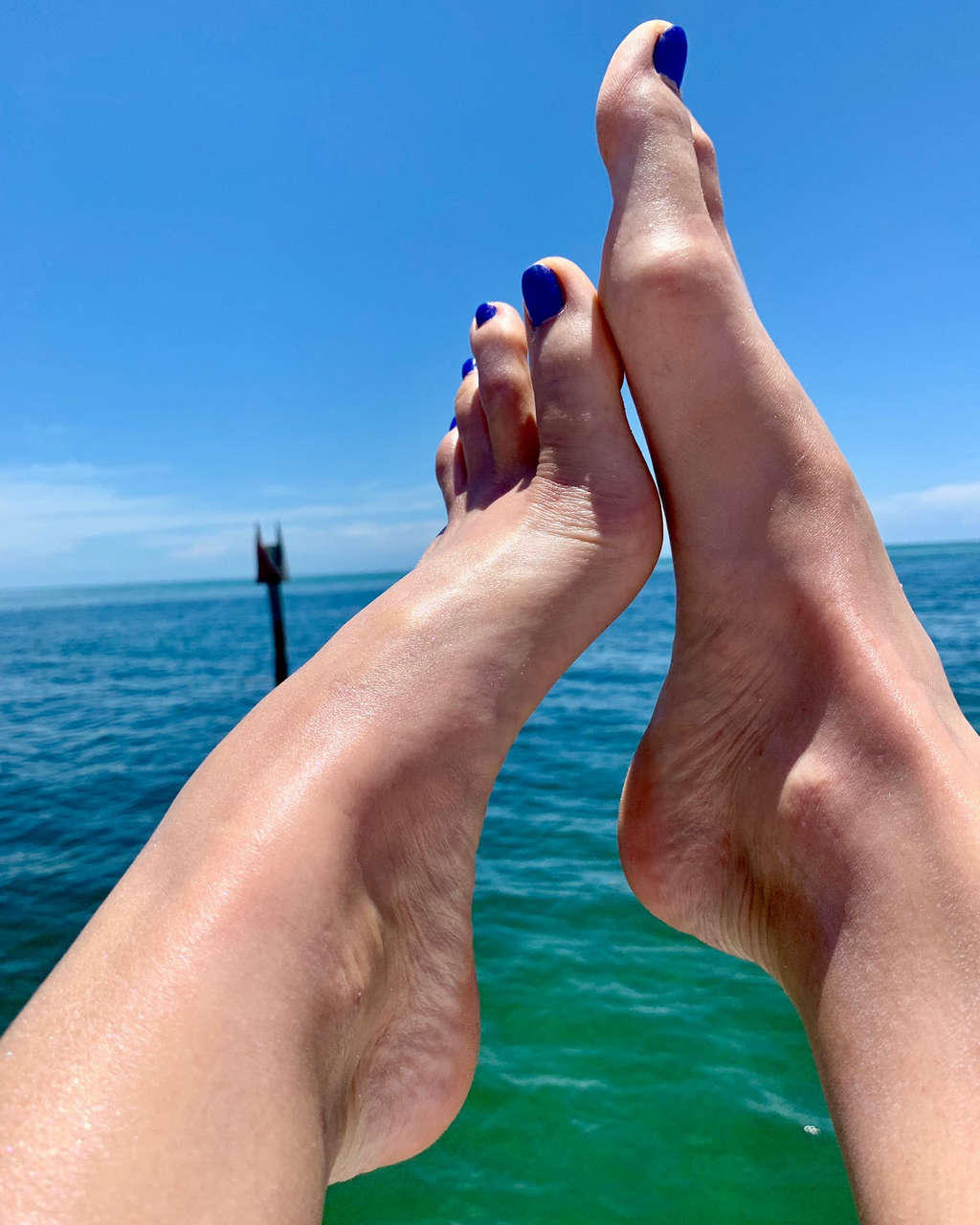 Jenni Foxx Feet