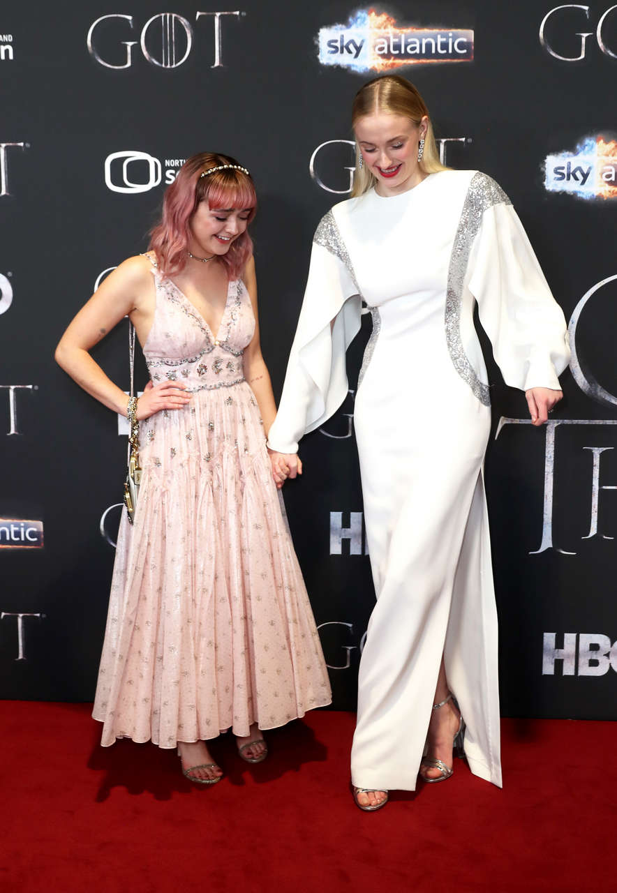 Maisie Williams And Sophie Turner Fee