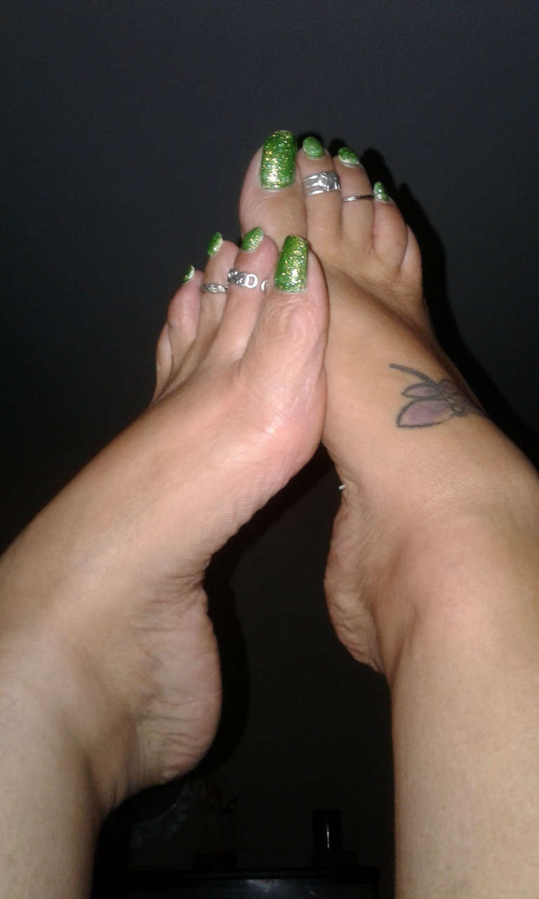Mama Kat Feet