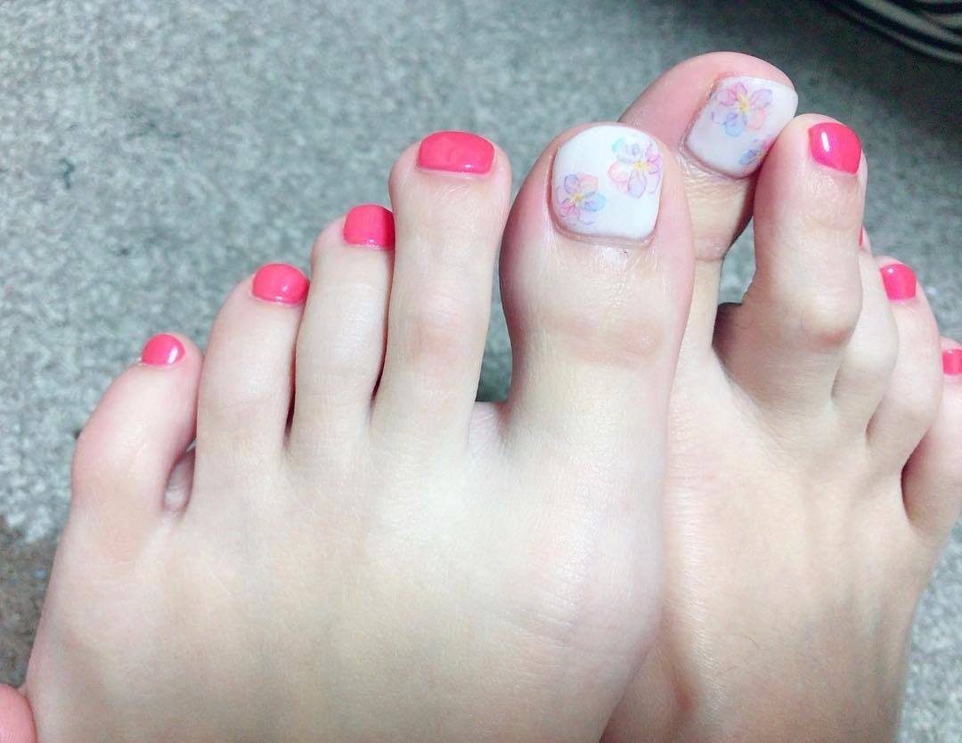 Minami Natsuki Feet