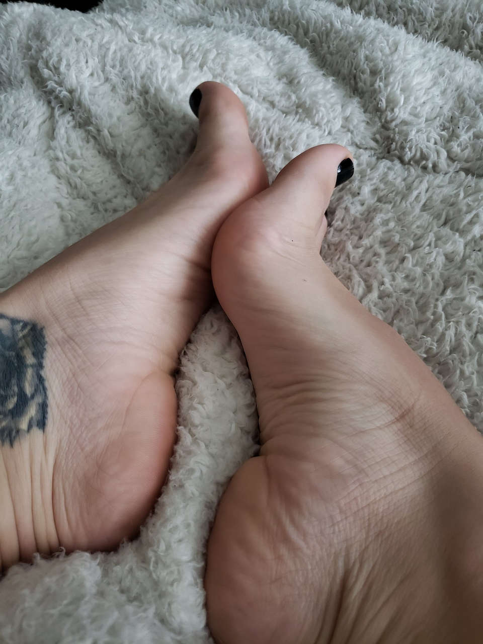 Mistress Skarlet Feet