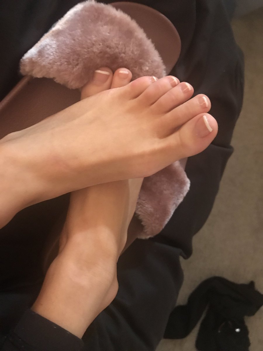 Naomi Woods Feet