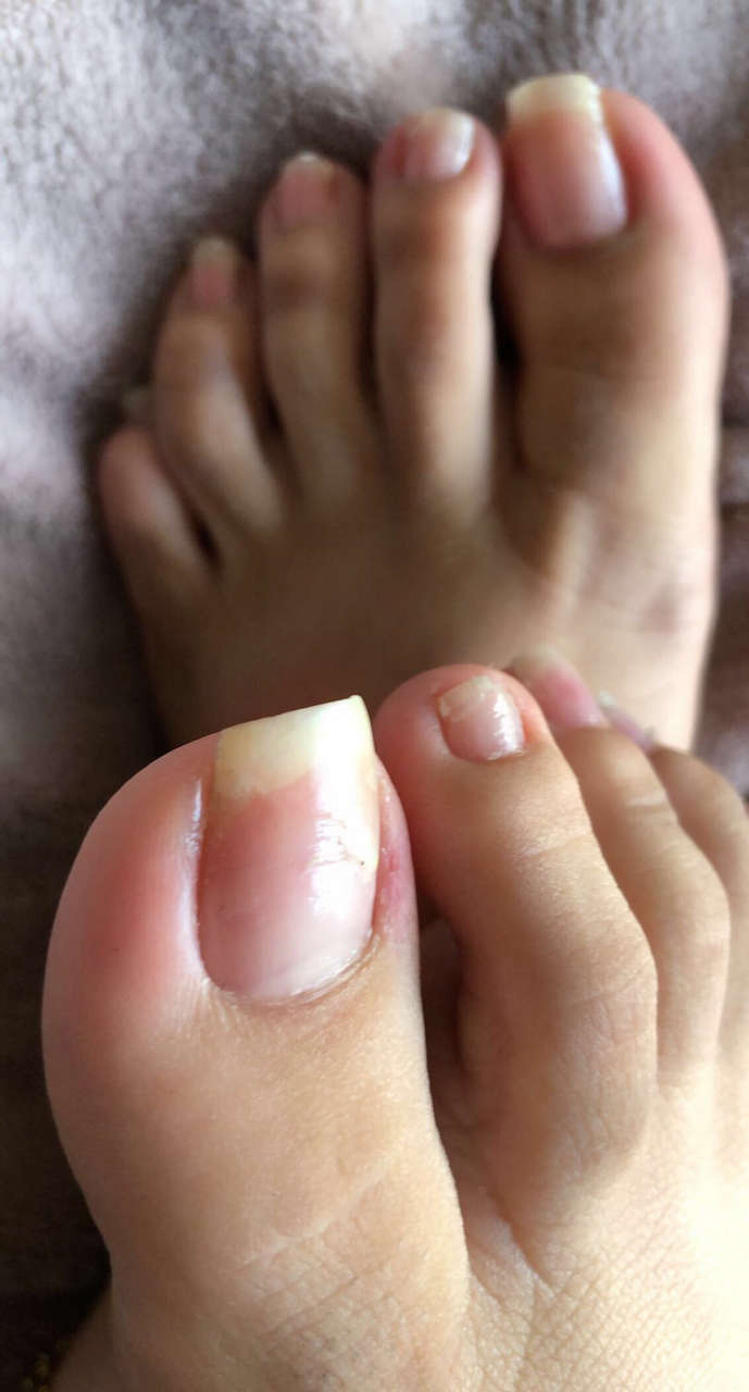 Reyna Lorena Feet