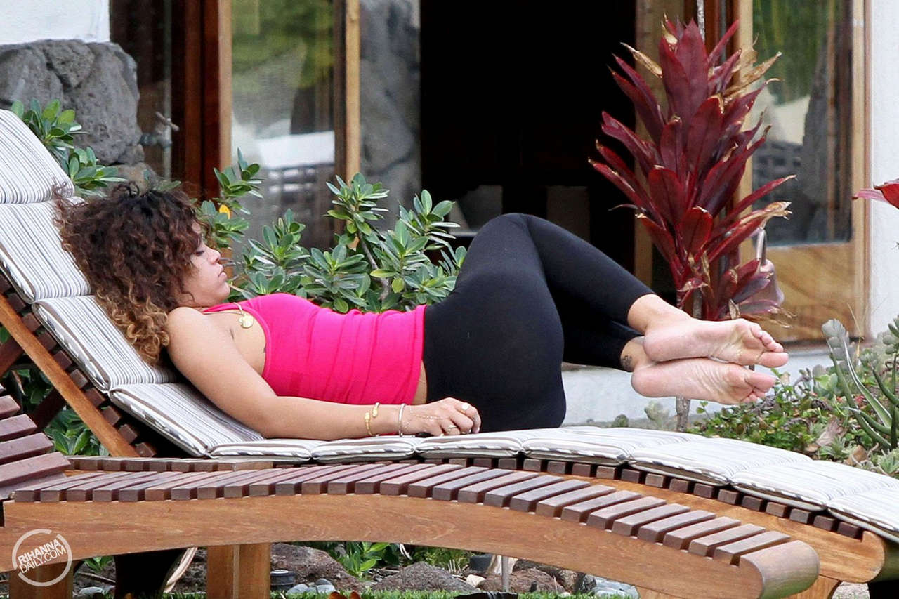 Rihannas Soles While Chilling Out Fee
