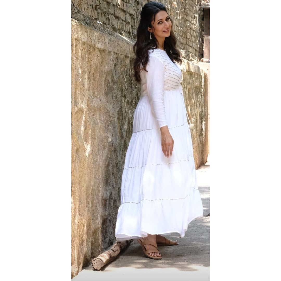 Divyanka Tripathi Feet