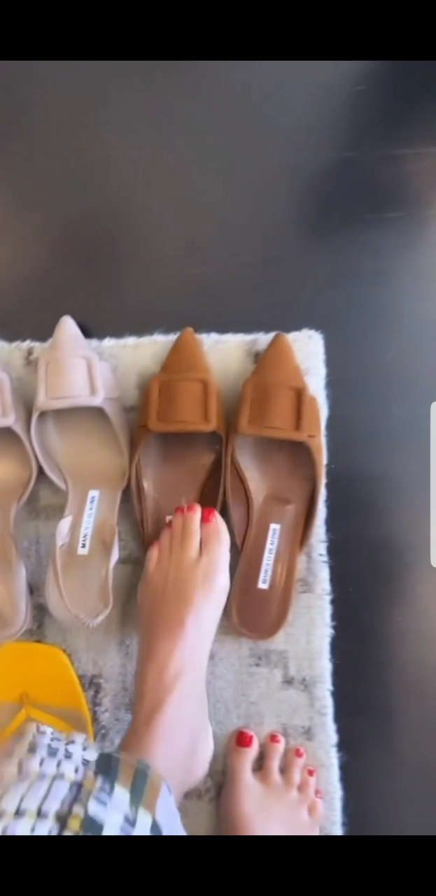 Jessica Alba Feet