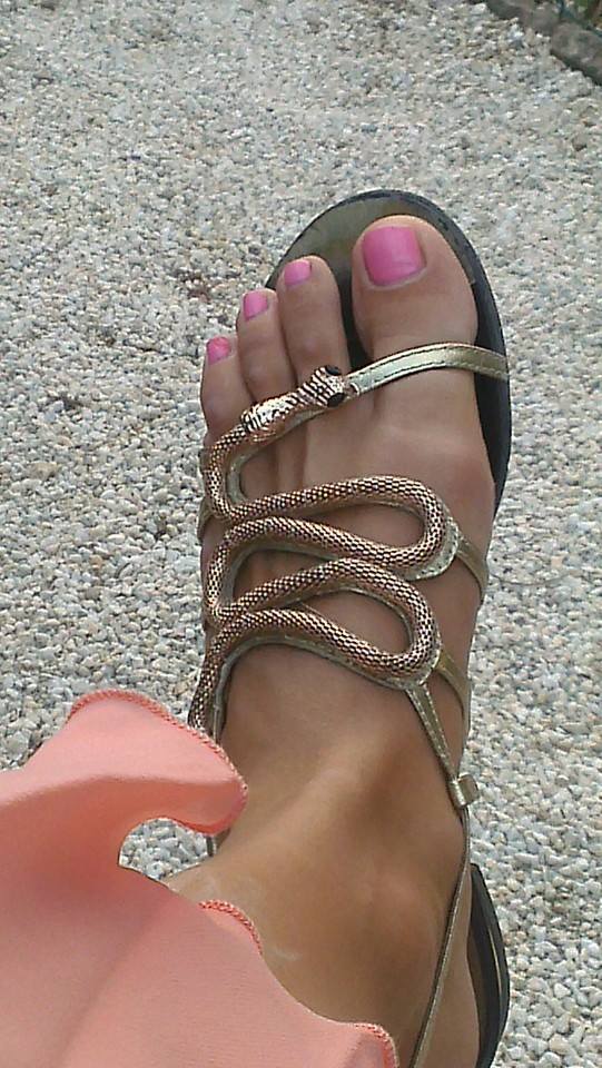 Karinas feet