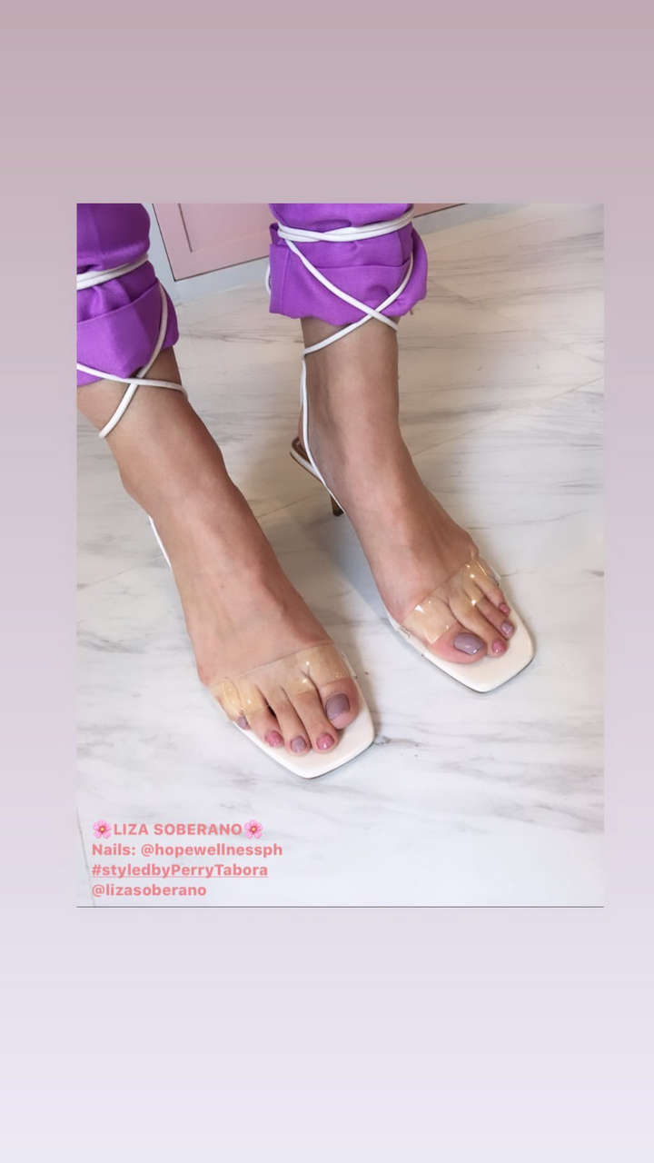 Liza Soberano Feet
