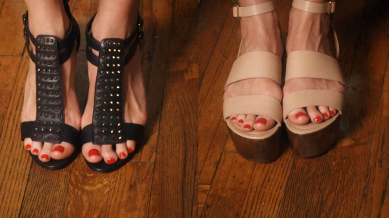Valentine Bureau Feet