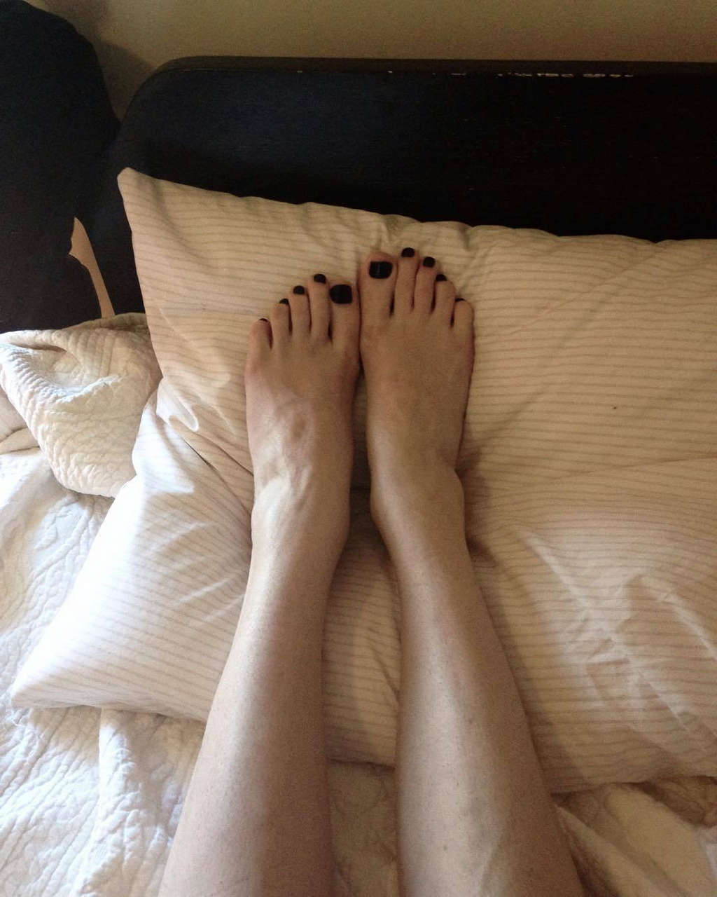 Annika Amour Feet