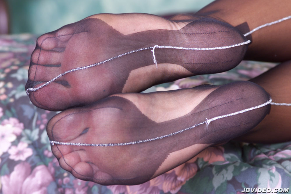 Ava Lustra Feet