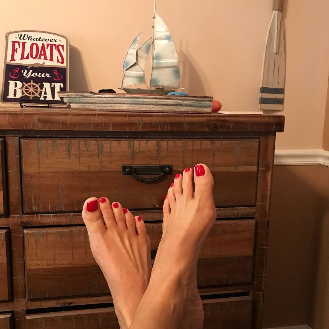 Gweneth Lee Feet