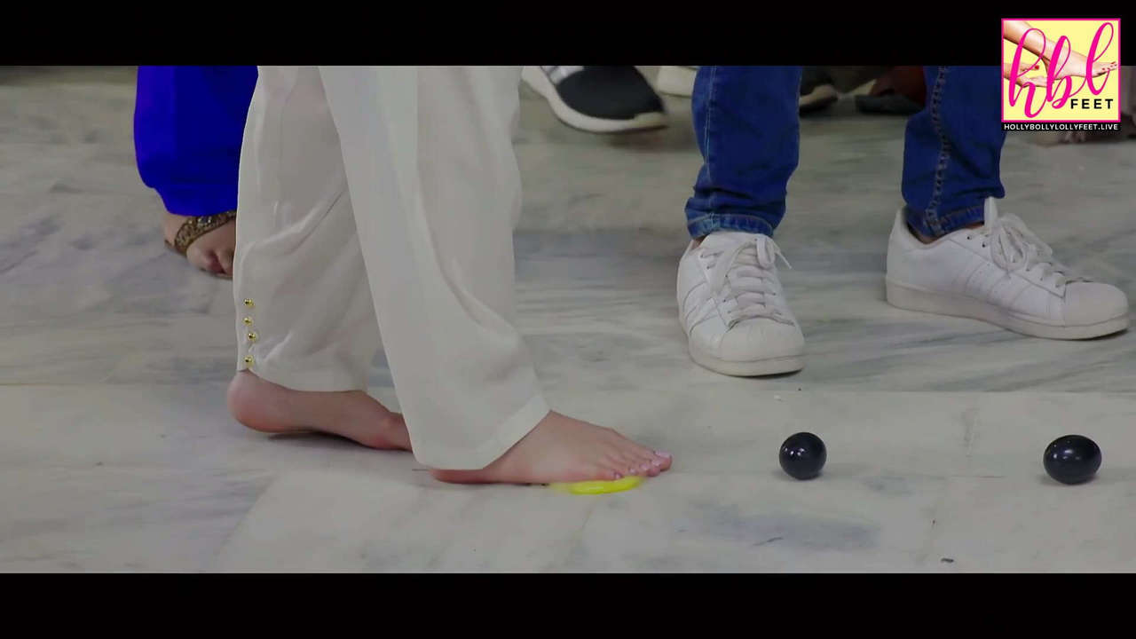 Hania Aamir Feet