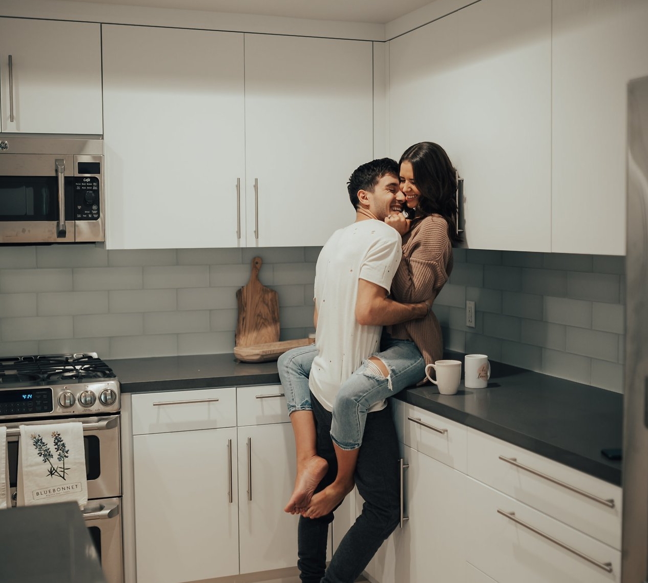 Фото на кухне парень с девушкой