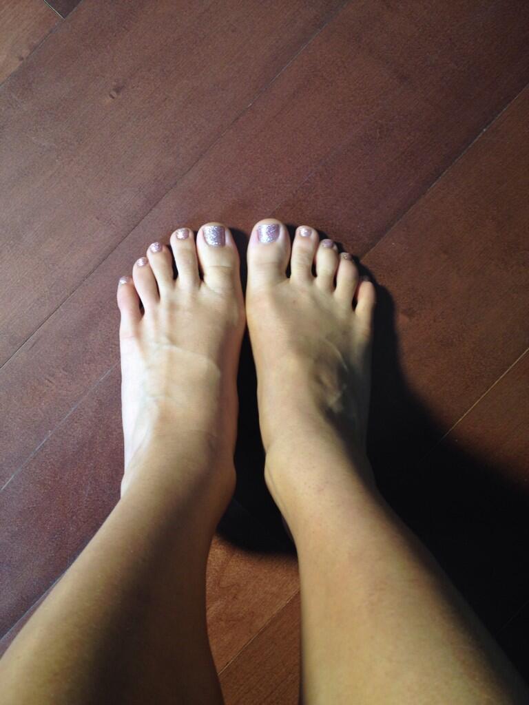 Sara Luvv Feet