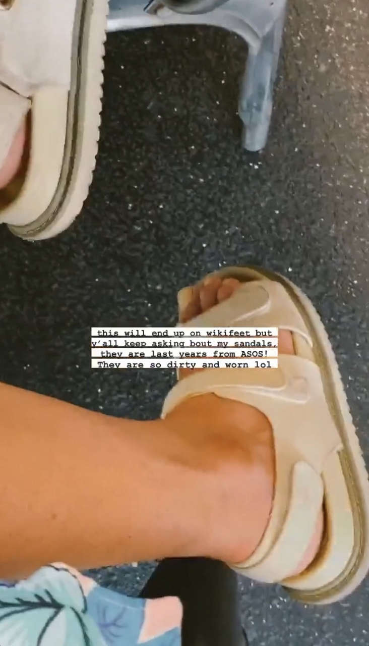 Sarah Belle Feet