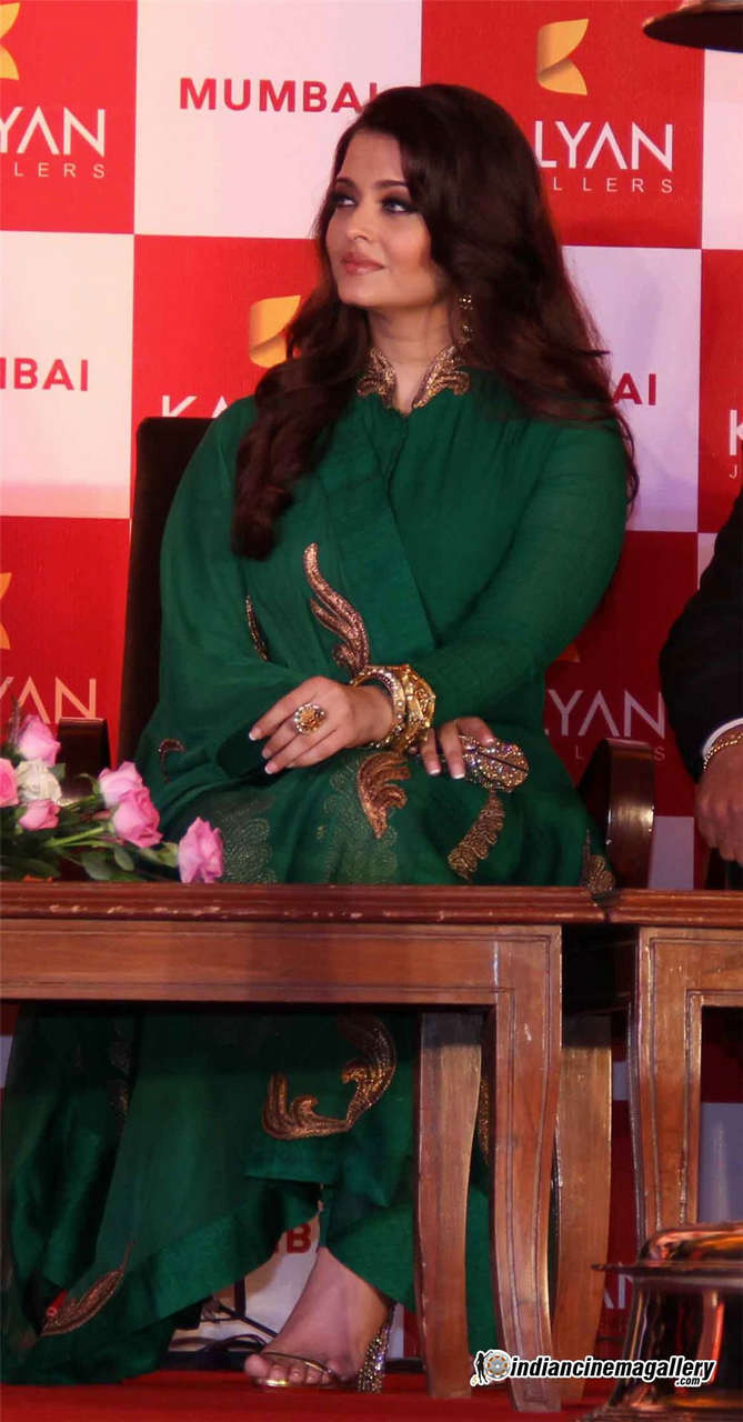 Aishwarya Rai Bachchan Feet