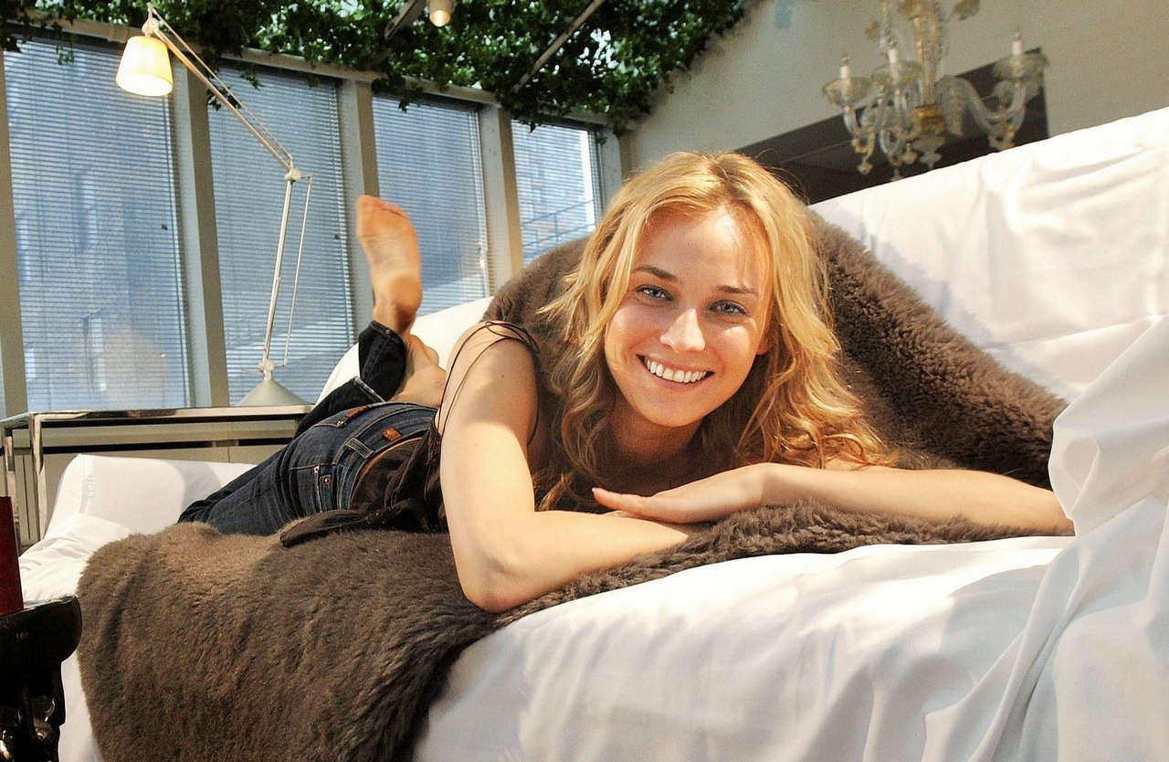 Diane Kruger Feet In The Pos