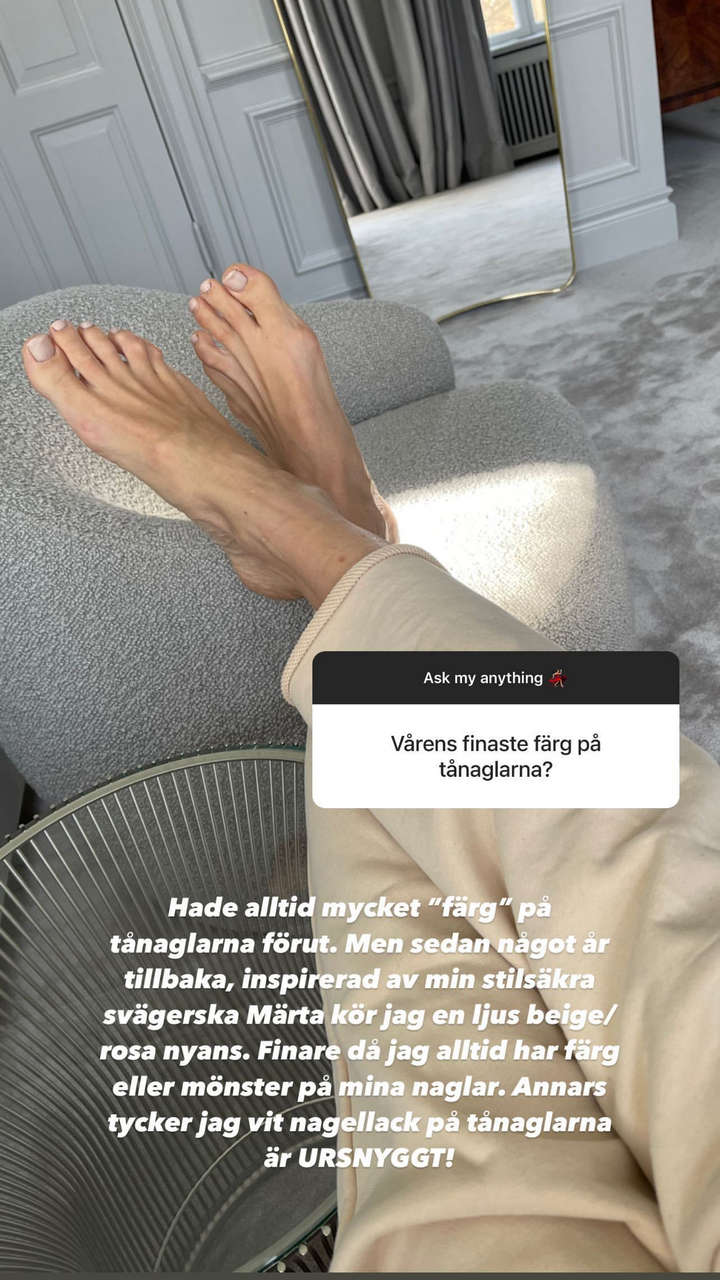Emilia De Poret Feet