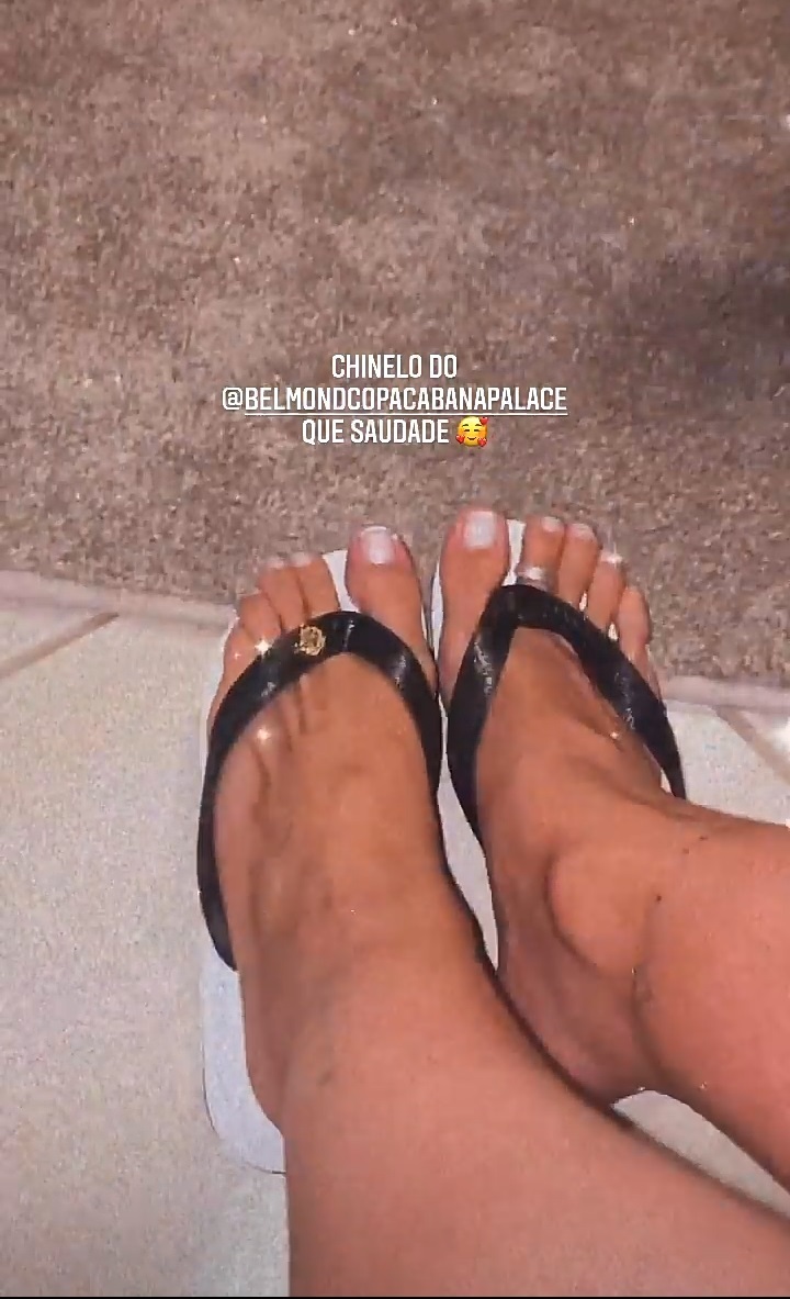 Julia Foti Feet