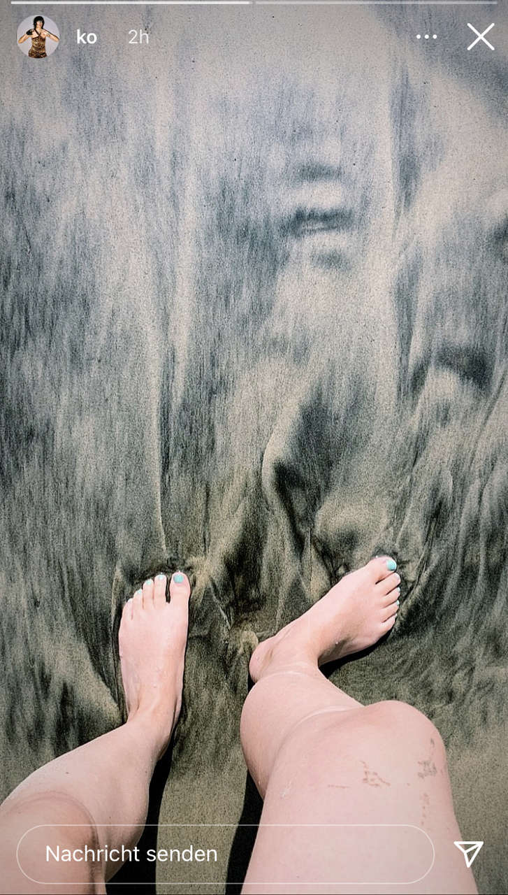 Karen O Feet