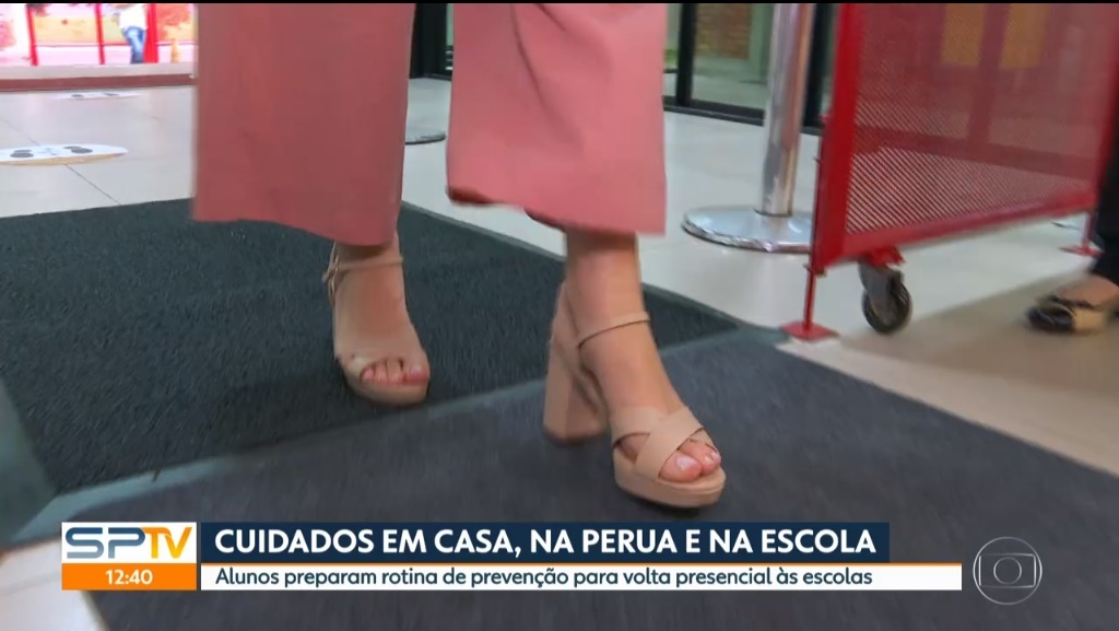 Luiza Vaz Feet