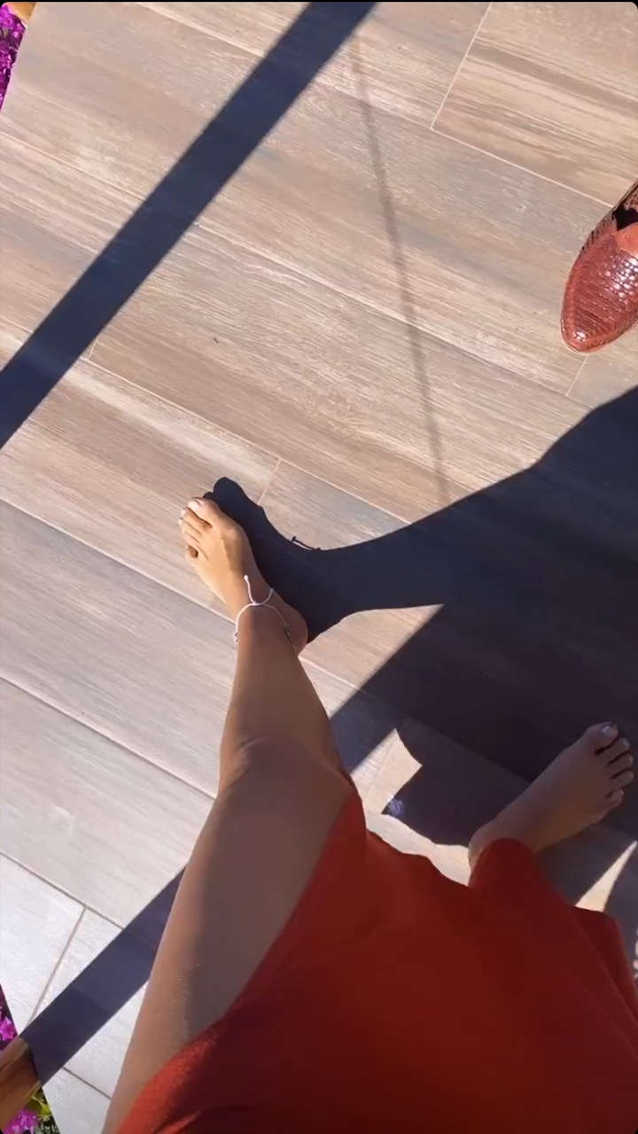Paulina Vega Feet