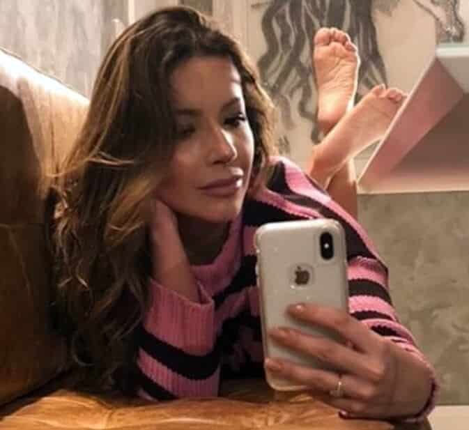 Renata Dominguez Feet In The Pos