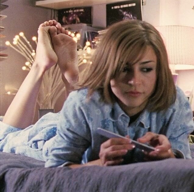 Samaire Armstrong Feet In The Pos