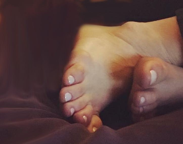 Samara Felippo Feet