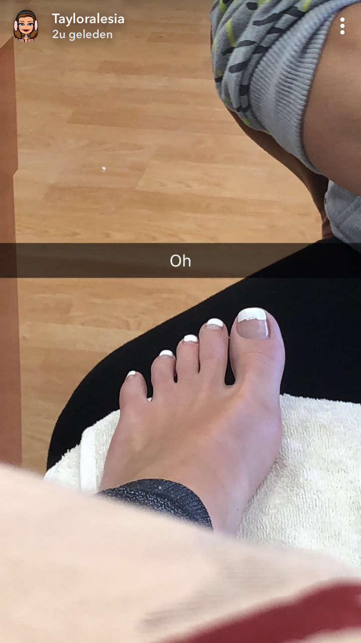 Taylor Alesia Feet