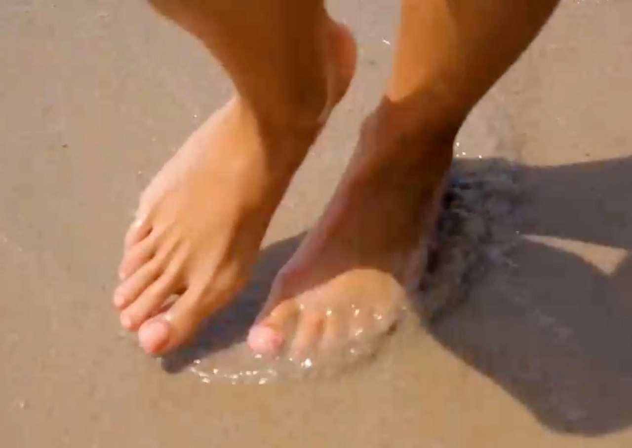 Abby Hornacek Feet