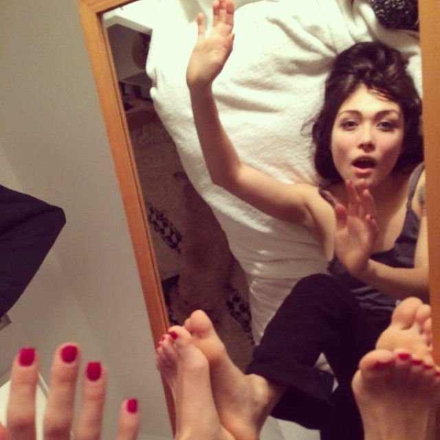 Daniella Pineda Feet