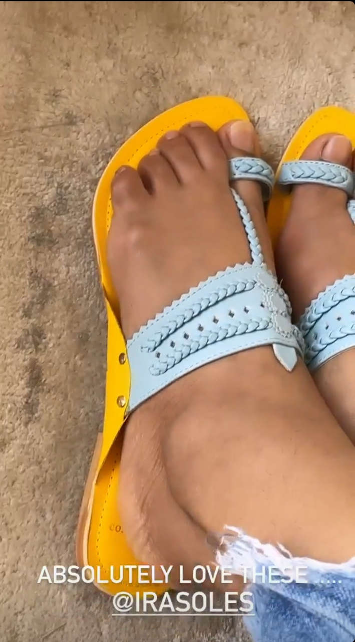 Gauhar Khan Feet