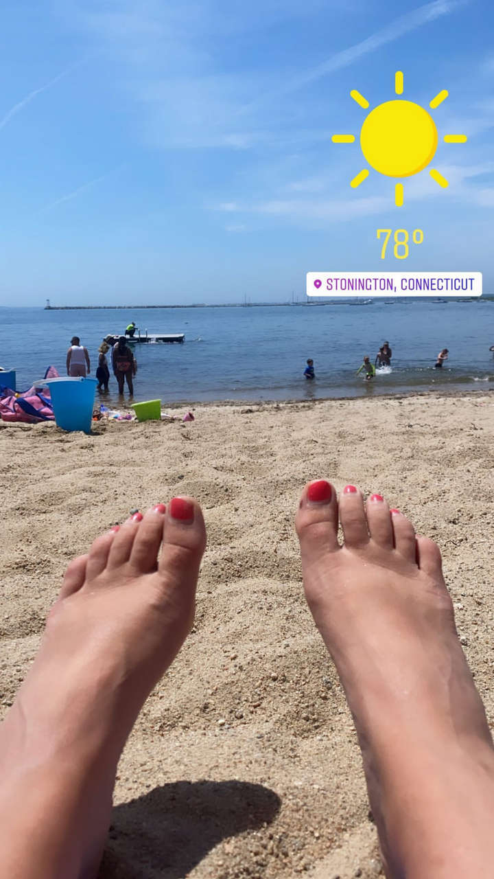 Juliana Mazza Feet