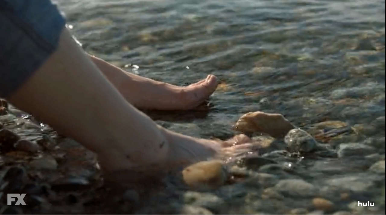 Pamela Adlon Feet